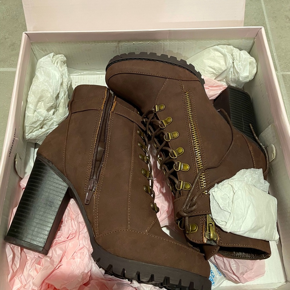 JustFab ankle boots size 8
